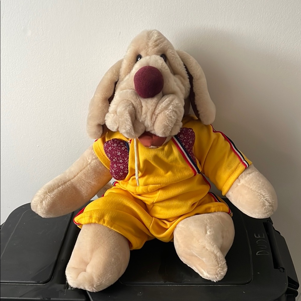 Vintage Wrinkles Dog Toy in Yellow sports Outfit